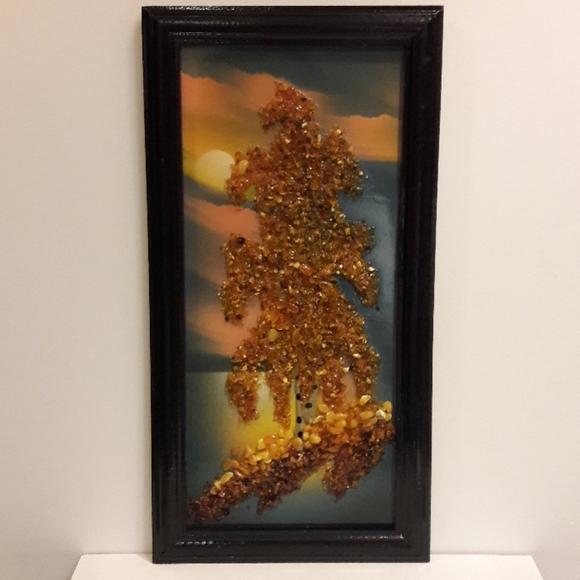 Exclusive
Painting with natural Baltic amber - Picture 1 of 6